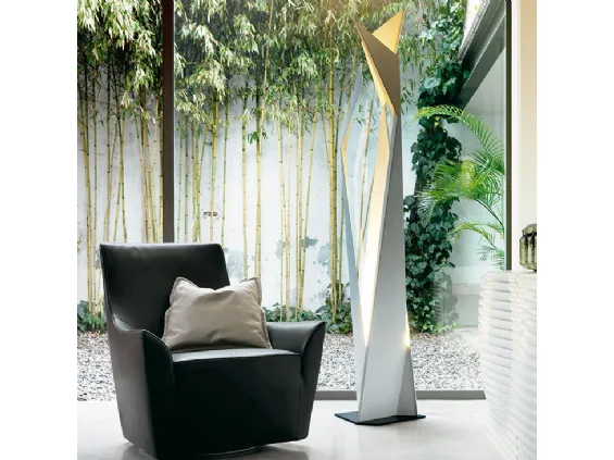 Thriller floor lamp